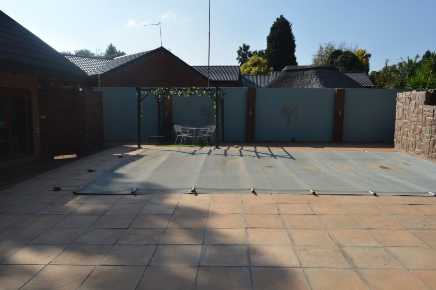 5 Bedroom Property for Sale in Wilkoppies North West